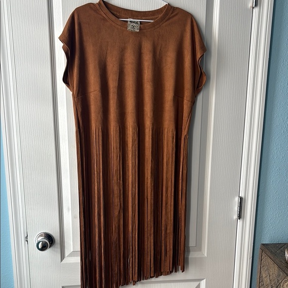 Vocal Brown Fringe Short Sleeve Tee - Picture 2 of 9